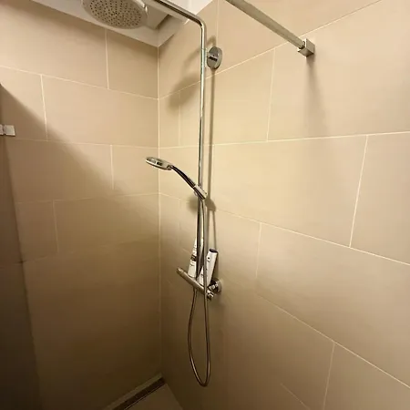 2 Bedroom With Great Location And Air Conditioning And Parking Appartement