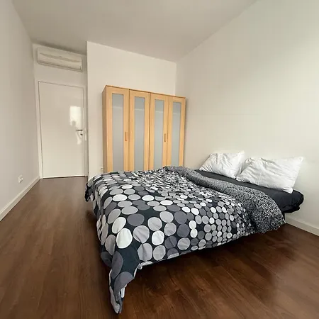 Apartamento 2 Bedroom With Great Location And Air Conditioning And Parking